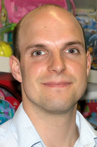 Brand licensing executive, lightfund supporter, hockey player, cheese connoisseur & gin enthusiast.