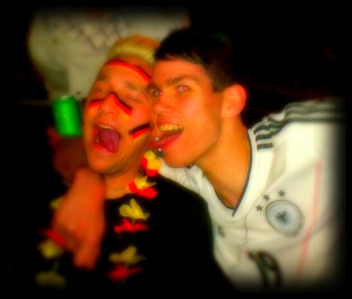 FlowmotionX93's profile picture. Suppe. Käseknacker. Alles was mit Schnürsenkeln zu tun hat. Der Löffel. --Schraubendreher--