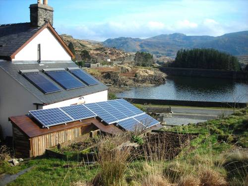 Carbon Neutral guesthouse. ..Guardian quote..one of the greenest boltholes in Europe.  Great open access to mountains. London 1 train change. Home baked bread