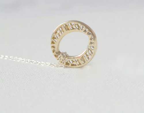 Two Clouds Jewelry is a collaboration between two sisters who live 3459 miles apart from each other. Anya in London, England and Agata in New York City.