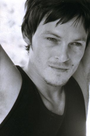 The name's Sean O'Hara and I'm an Irish vampire nomad. Just looking for a family and somewhere to belong. (Literate 18+)