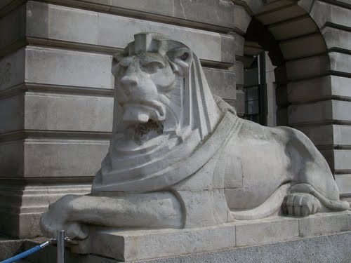 RightLionLAD's profile picture. The Right Lion in Nottingham's Old Market Square... #Beer #Banter & #NFFC