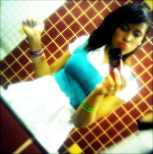 ' ssoou, carinhosa, alegre, cuimentta nneim ttanto sóo cuuido doo quee é meu & amiga para todas as horas (ll ; ffeeeliiZ coom Bruno Casimiro s3*