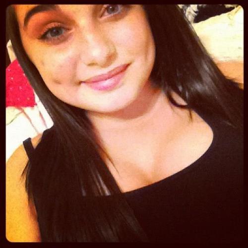 I'm Kaylana i go by kayla ...i'm pretty nice and outgoing so if u have any question feel free to ask!