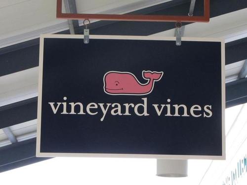 Welcome to Vineyard Vines Whale Life. This twitter has no affiliation with Vineyard Vines and Vineyardvines.com.  I JUST LOVE VINEYARD VINES!!!!!!!!!!!!!!!!!!!!