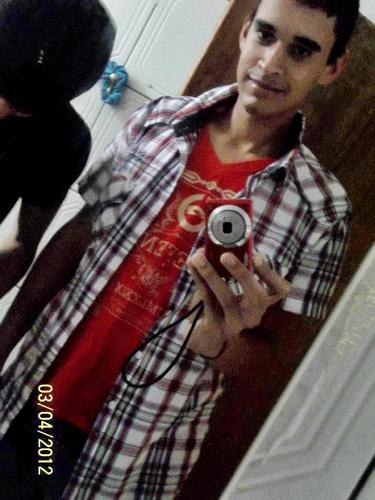 18 anos,Palmeirense um menino atraente; sempre chαmαndo αtenção com seu jeitinho inocente; Quer conheçer mais então Follow -me :D