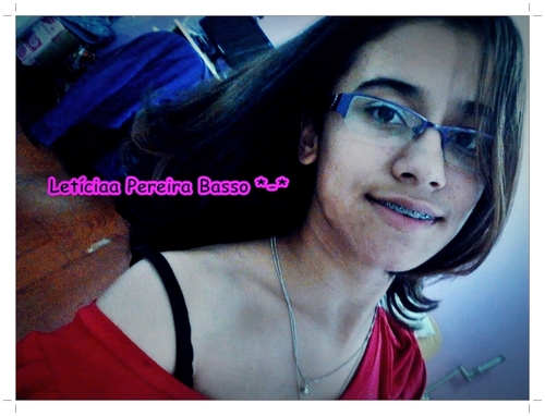 Sobre mim?Bom o que dizer?
Sou uma menina que precisa de carinho, porque no fundo sou uma menina meiga, carinhosa, e que quer encontrar a pessoa certa.