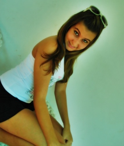 FANÁTICA EM @conecrewdir , @BONDEDASTRONDA , Complicada&Perfeitinha , Libriana , Marrenta , Confiável ... Segue? Eu não mordo :3