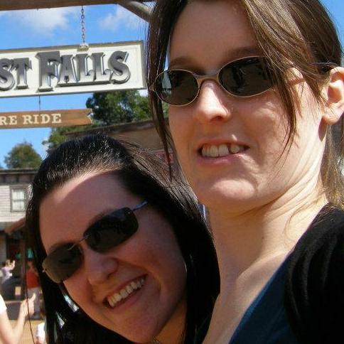 Snake Queen Michelle & Twit Geek Sheree, creators of Leaping Gecko, all about reptiles. Sharing the scaly love. We both like chocolate - similarities end there.
