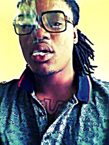 KASH LAND iS WHERE SHE GO TO GET AWAy ... $$ FOLLOW My WiFE @PrettyAss_Recia ...$$ #FollowUsOrSwallowUs