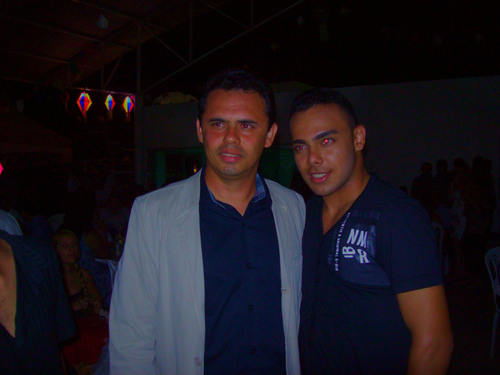 AMO AMO AMO AMO MUITO O WEYNERSON BOM NAO CONSIGO DIZER TUDO QUE SINTO POR ELE SO SEI QUE È AMOR TWITTER DELE @WEYNERSON E @WEYNERSONCLEYDE