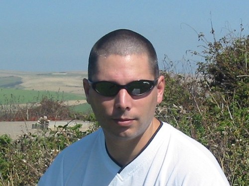 SimonAllan2001's profile picture. Simon is a singer/songwriter from Sussex, he was born in Redhill in Surrey, his mother was a dental nurse and his father was a professional jazz musician