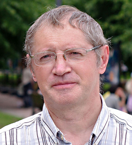 Математик. См. https://t.co/uMT9LYsUkt Прасолов, Виктор Васильевич