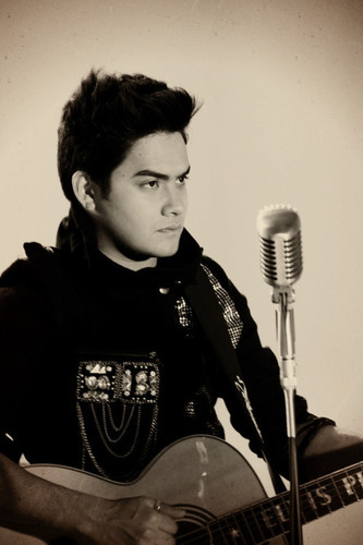 Fã clube criado para demonstrar nosso amor pela @rockrestart. Criado em 05/02/2010 e Oficializado pela banda. Donas: @maahminiquelli @juuju__ @raafaelanapolis