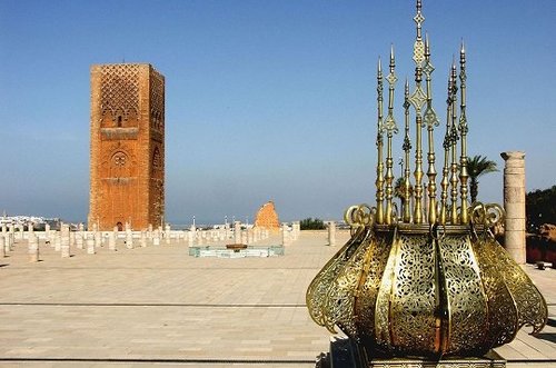 hello je m'appelle nissrine j'ai 14 ans et je suis née en italie mais  je suis aussi d'origine marocaine .Pour plus d'infos poser moi des qustions