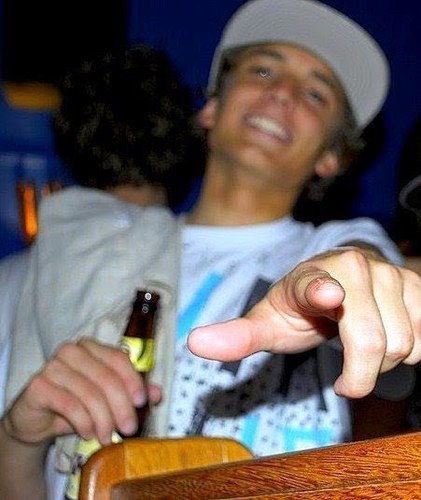 branquelo , chato , lindo e sensual \o/ , sou da @ninapls