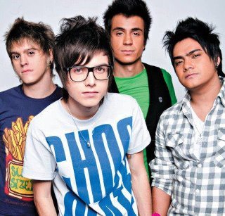 FC criado para a @rockrestart , para demonstrar um pouquinho do meu amor.
Since : 21/01/2012 || Bem vindo(a)s =) Seguirei todos que pedirem *-*