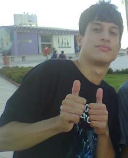 a nois e 24 hrs por di noite tarde de manha tem senpre um gudan na mao
