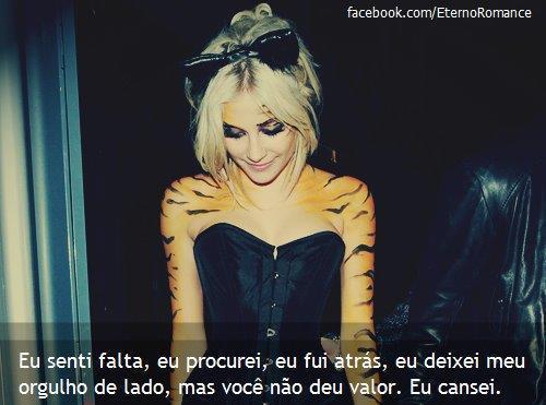 →Esperta e mente aberta. O dono das minhas escolhas sou eu. Até onde eu sei, a vida é minha e faço dela o que quero!