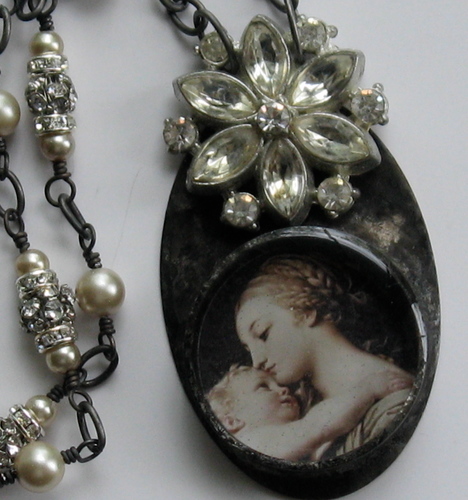 I play around with jewelry design, screen printing and repurpose and reuse whatever I possibly can.