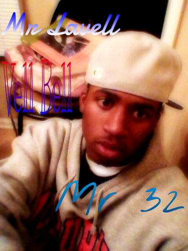 ITS MR.32 IM NEWWW TO THIS SHIIIITTTT SO PLEASE JUS FOLLOW ME AND I WILL FOLLOW BACK REAL TALK!!!!