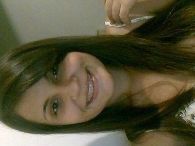 Gremista, feia, chata, bipolar, pequena haha,e muitoo feliz!