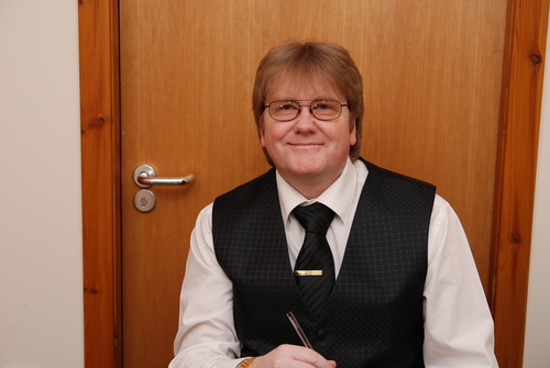 Lord James Douglas Milne.
owns Land in the Scottish Highlands, photographer guitarist, sell Antiques & jewellery, Lay preacher Mustard Seed Church, song writer