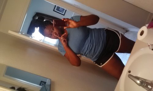 hey diszxllahere : )) .. oh follow m3 if u r# team PURPL3 NDBLU n i have 5 besties livii , llgraa,asia,aj,nd dey r dah besties folow me iff u r cool b around