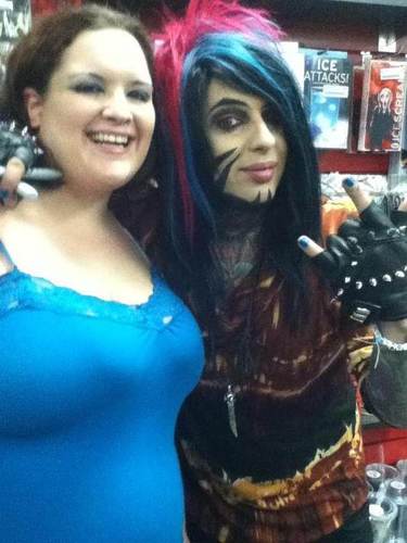 I am a big fan of music,. Especially BOTDF.. oh @botdfmusic retweeted on 11-13-11  & followed me on 11-16-11..@Jayyvonmonroe retweeted 11-17-11 :) sexy showers