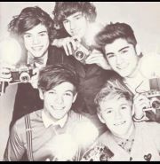 I'm a Carrot eating, Cat loving, Spoon hating,Turtle riding, Nando's loving, Mirror looking kind of girl.
-Proud to be a Directioner! :)