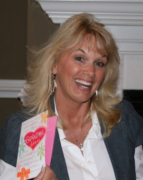 tcmona's profile picture. 