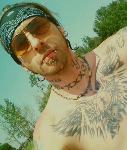 I love music./Metal/Rock/ PR for SSE http://t.co/BDkGYOis0W