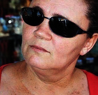 Apaixonada pelo Paulo Barbosa, mãe solteira, tenho dois filhos fãs de Rebelde,  vim contar um pouco de como é a minha vida. Beijos caramelados!