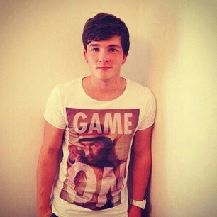 Josh is sooooo beautiful!!!!!!