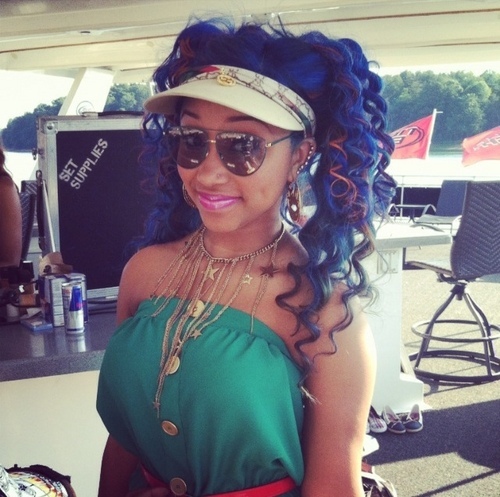 I'm 1/3 of the hottest new girl group The OMG Girlz this is my OFFICIAL PAGE! Follow our group page @THEREALOMGGIRLZ (:
· http://t.co/F4fFp7oEJ3