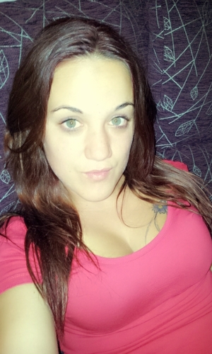 IreneDelRuste's profile picture. Filósofa de váter. Compañera inseparable del colchón.