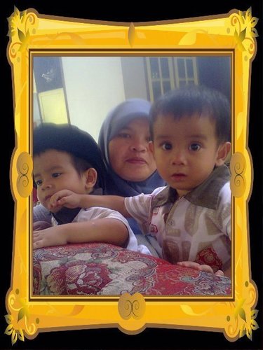 Bagian dari keluarga tercinta; M. Ari Nur Rahman @DuoAdrians, putra kembar @KakaRizqiAdrian & @AdeRizqiAdrian dan SMA Negeri 1 Bengkulu Selatan.
