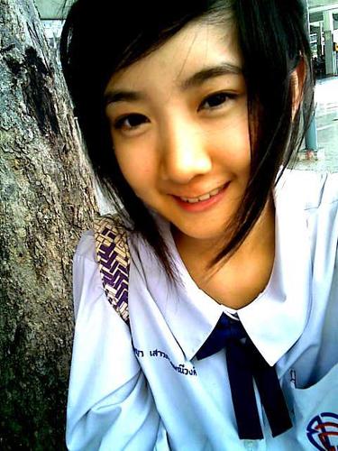 เราชื่อ เฟีย ยินดีที่ได้รุ้จักทุกคน ฟอลมาฟอลกลับจร๊า
