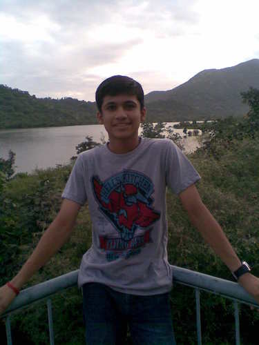 RuTvA_Shah's profile picture. 