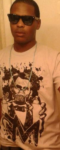 100_dynamite's profile picture. 