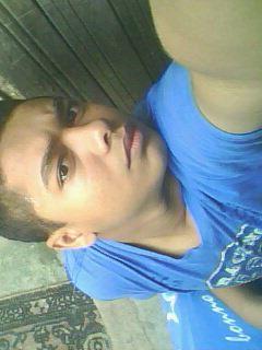 sou legal simpatico adoro ler escrever e desenhar mais principalmente de.... tv kkkkkk´´sou aquele que voce nunca sera´´