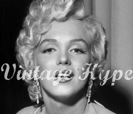 Music group from Texas: Droping songs, videos, and more here. #VintageHypeMusic follow us individually: @ThisRiceisGood @RobbAlmighty @NorthFaceGleesh