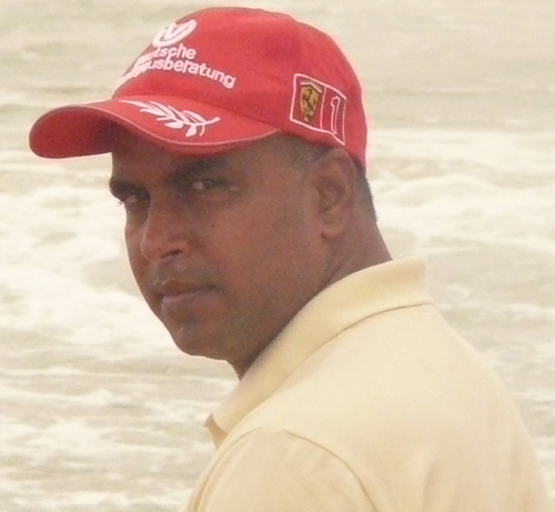 Entrepreneur, Avid Reader, Easy Go getter and Enjoy playing Golf.