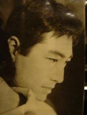 とっくの昔に後期高齢者になりました。  興味本位で紛れ込んでしまいましたので要領は不明。なにか失礼があったら失礼。非喫煙者。アル卒者。 好きなものは「わけの分かる（単純明快・簡単明瞭）映画」と「（あまり不思議でなくても良いので）楽しい手品」  嫌いなものは「わけの分からん映画」と「楽しくない手品」です。