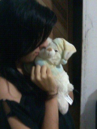 Cançeriana , mimada , chata , ciumenta , apaixonada pelo meu @maah_jq , e especial .