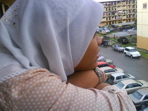 hye i'm nur syaza ajeerah...i'm 14.... please follow me, then i'll follow you back... #handshake