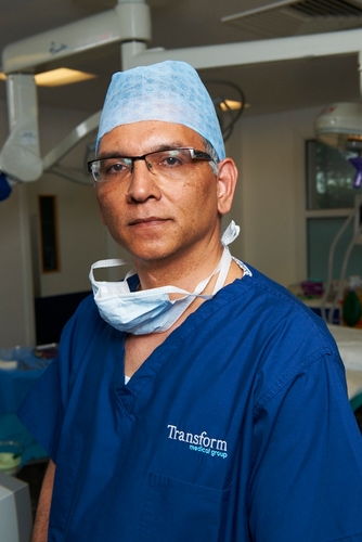 Experienced plastic surgeon specialising in cosmetic & hair transplant surgery. For a free face-to-face consultation call us on 0800 068 8731.