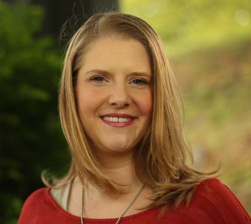 Senior project director at Davis&Co, employee communication agency. I'm a writer, reader, in-the-car singer, dreamer and believer in the power of positivity.