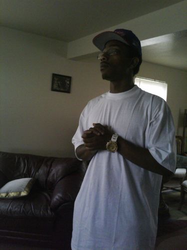 AtlastheOnly's profile picture. living life cause its my last