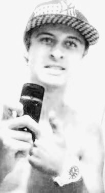 Twitter Oficial : @LucasUrbaan ~ segue lá ? sigo devolta por aqui :3